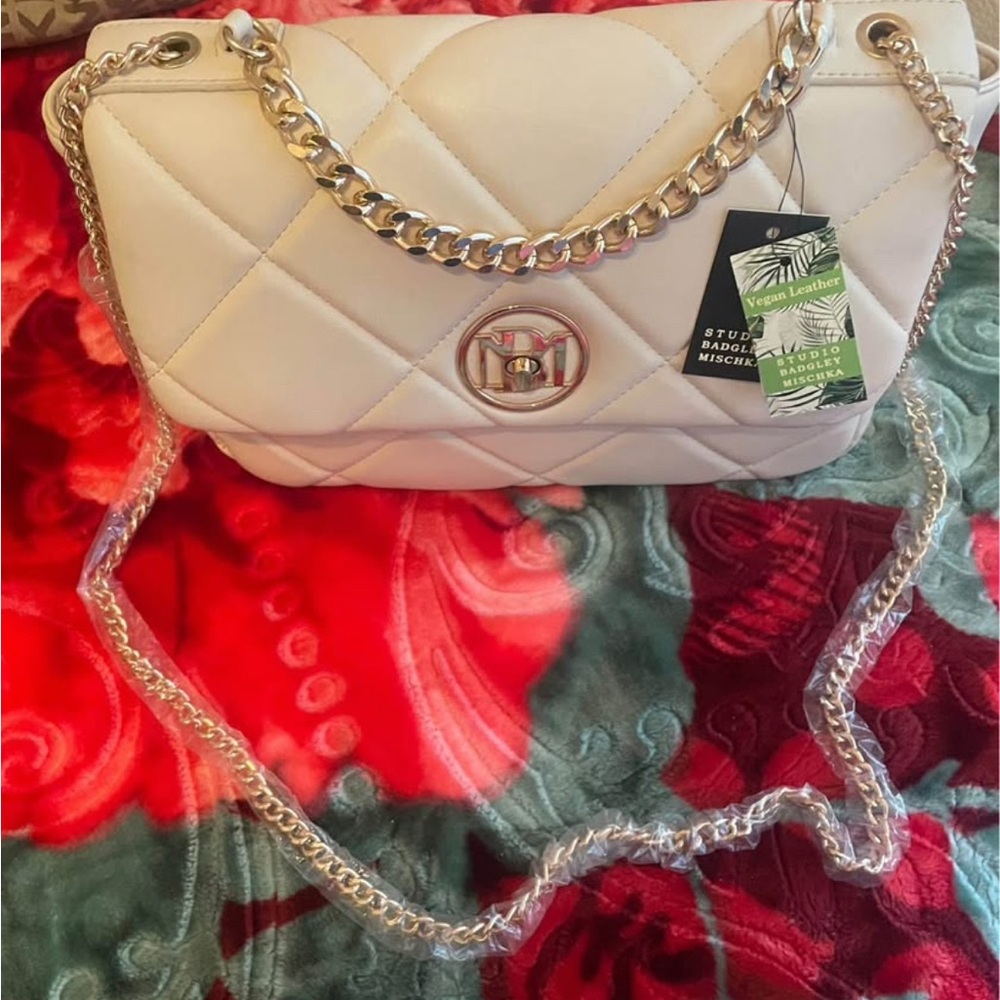 Badgley Mischka White Quilted Chain Shoulder Bag